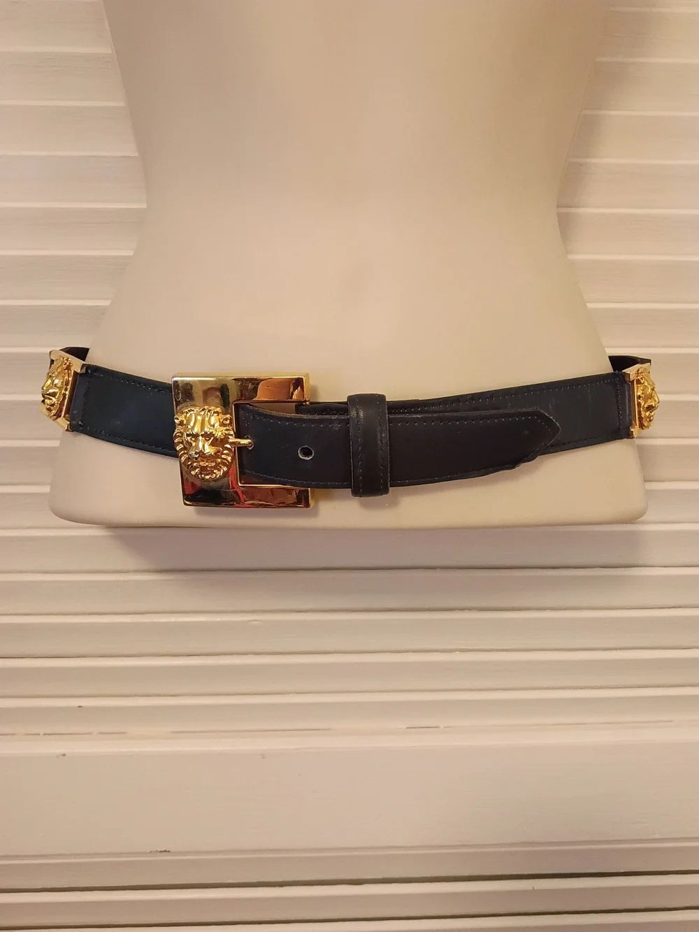 Black Leather Women's Belt with Gold Lion Buckle - Picture 2 of 8